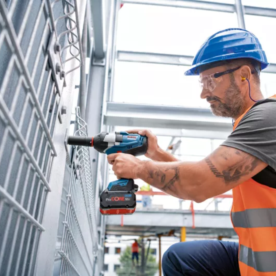 BOSCH AKU UDARNI ODVRTAČ GDS 18V-1000 2x5.0 Ah Ecomex