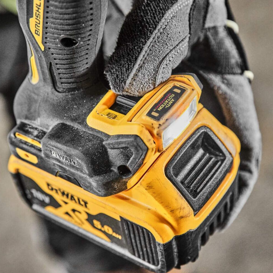 DEWALT AKU BUŠILICA ODVIJAČ 18V 2x5.0Ah DCD800P2T Ecomex