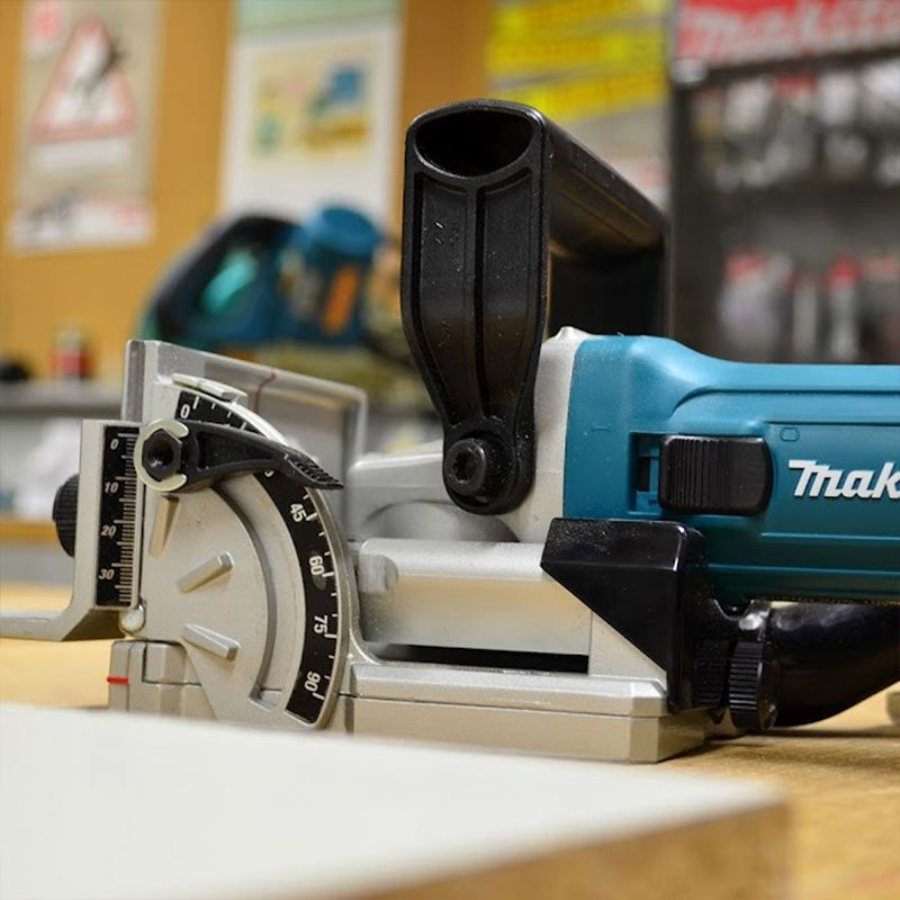 MAKITA GLODALICA ZA ŽLJEBOVE 700W PJ7000J Ecomex